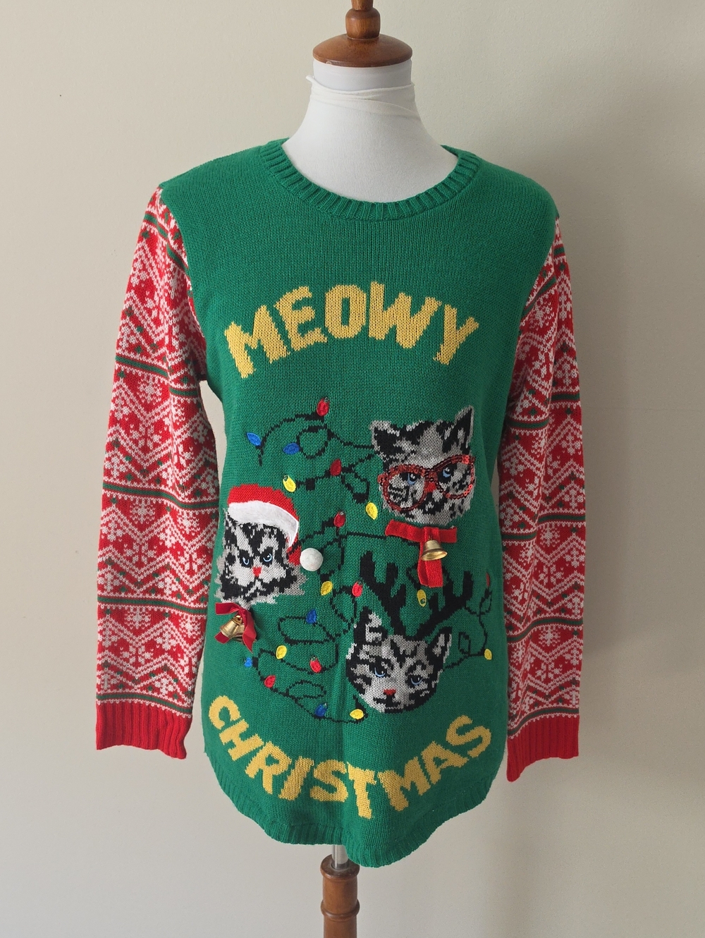 Christmas Sweater No Boundaries Green and Red Cat